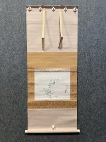 古筆花卉图【矢野橋村】 1890 - 1965（明治二十三~昭和四十）76歲。 本名一智，別號知道人、曼郎、大來山人、古心庵。愛媛 縣越智郡生人。師承永鬆春洋學習南宗畫1924年任 新設私立大阪美術學校校長。I960年日本南畫院重新 創立，任副會長，松林桂月去世後，升任會長，歷任大阪 美術協會創立委員，乾坤社主宰
