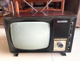 12寸昆仑牌黑白电视机木壳老电视机