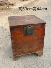 民国时期，老榆木钱柜 带堂号“盛豐钱庄”，铜活好，用料厚重 以前钱庄放钱、当凳子两用，做工精细，品相一流，完整漂亮，适合酒店、办公室摆放！