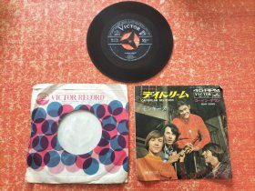 日本黑胶唱片 デイビ一の歌う デイドリム DAYDREAM BELIEVER モンキ一ス