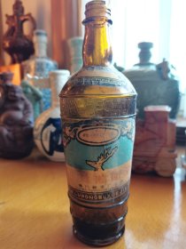 鹿茸补血酒瓶一个，少见，具体请看图