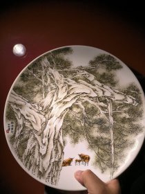 中国陶瓷艺术大师蔡秋权艺术瓷盘 赏盘 摆盘 挂盘，盘子直径30厘米左右，全新。