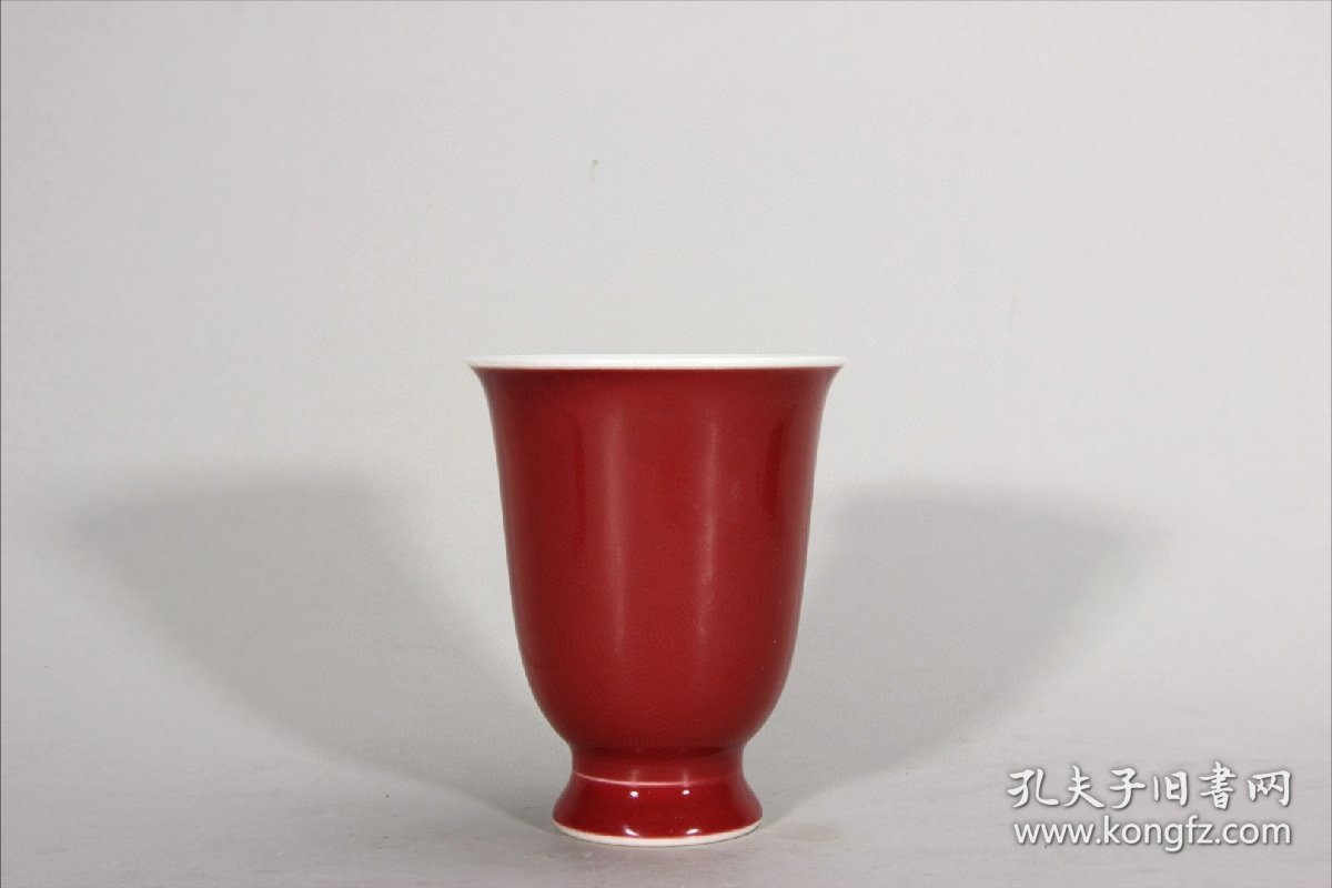 清乾隆霁红釉铃铛杯
