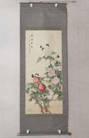 80年代左右老画，绢本精美花鸟画《春风送暖》114*49.5cm，原装裱立轴，带原画盒。花开富贵，平安吉祥！