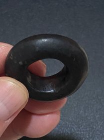 高古老玉玉环袈裟环，皮壳包浆自然，越盘越漂亮。