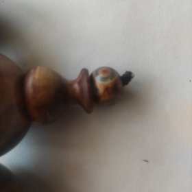 海南黄花梨木特大珠粒手串，珠子真经3.5厘米，花纹漂亮 酱香味浓 盘玩 收藏极品，自已看好下单在买，重量236克。