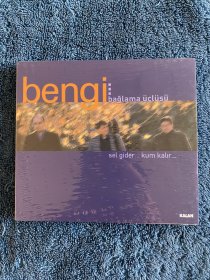 Kalan出品
Bengi Bağlama Üçlüsü – Sel Gider... Kum Kalır...
专辑CD
世界音乐/土耳其音乐