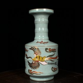 宋汝窑彩绘双凤纹盘口瓶，高21直径10cm