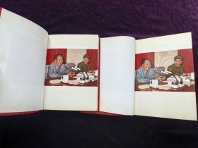 中国人民解放军零二四五部队赠纪念册.笔记本.日记本。2本一对合售。（好品。50开，袖珍版，未使用，空白本。内有2页彩色照片，6页立体的提词语录。一个老军人家的压箱底货。年代久远自然黄旧，品相如图自定，品相要求苛刻者请绕道。）