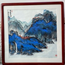 泼彩山水画，泼彩山水画，辽宁省美协王丽影老师的亲笔纯手绘作品，假一赔万，正面一幅画，背面一幅画，都是本人精心收藏的，支持第三方鉴定，笔法苍劲有力，浓淡干湿焦，行云流水，皴法点染。尺寸为70×70公分，四尺斗方的，家里客厅，卧室，玄关，书房，茶室都可悬挂，闭眼入，真的特别好看。宣纸软片已经托底了，回家可以直接装框了。不带框，放在框里让大家看看效果，不带框的价格哦。