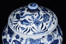 明宣德年青花鱼藻纹盖罐20*20厘米