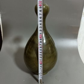 越窑蒜头瓶