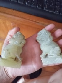 岫玉小狮一对