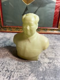 60，70年代，胶皮毛主席像一座
