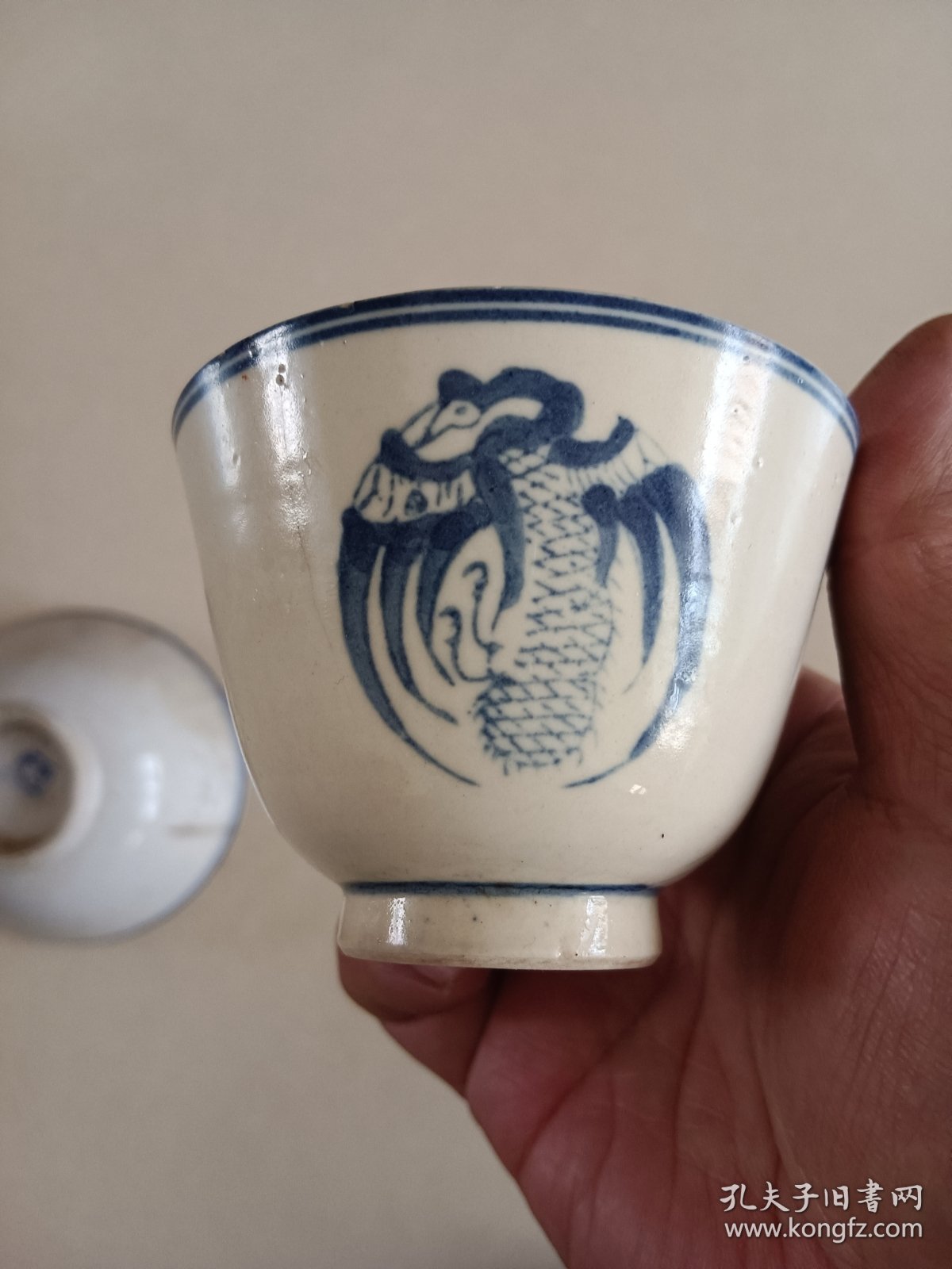 民国残碗残杯 一起价格，团鹤纹杯冲线口沿磕碰 胶东出品款碗冲线口沿磕残