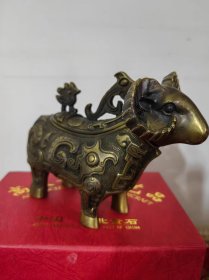 高级青铜工艺品  仿古青铜器羊觥  古代酒具
摆件 收藏。艺术品