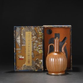 瓷执壶：旧藏 磁州窑柿红釉瓜棱大执壶 尺寸：高26.5公分 口径4.5公分 肚径16公分