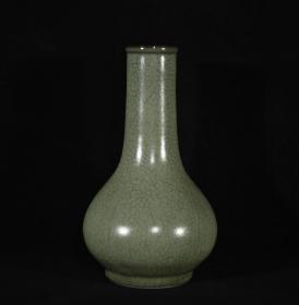 官窑胆瓶，高22.5×13厘米