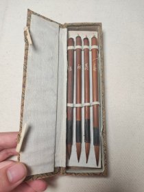 六七十年代的老毛笔。中国书画笔，牛角竹子材质。至少四五十年了。可遇不可求的老毛笔。福禄寿喜4只！