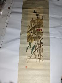 荷花蜻蜓（齐白石作），55年一版二印，4开，人民美术出版社单行画页，定价一角六分，左边有一处裂，不缺肉（见图6），品如图所示