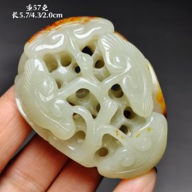 旧藏俏色巧雕和田玉通通如意手把件。
