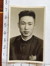 1952年帅哥佩戴“西南工业部第二零八厂”标牌佩戴毛主席像章?照片(时间界定见最后一图)
