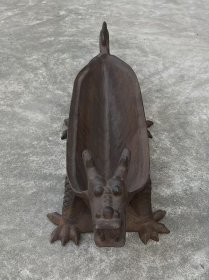 旧藏 铸铁【中醫 龍形藥碾】，个体硕大、腹侧部“大清乾隆三年造”字样，尺寸重量如图！