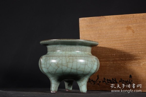 旧藏南宋 青釉鬲式琴炉