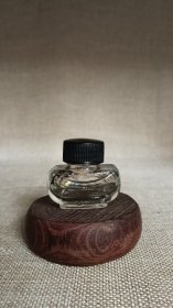 上世纪八九十年代，外国 老钢笔水玻璃瓶，非常小巧，漂亮，尺寸如图【SW】