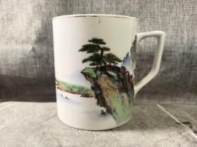 #23030802,1963年荣获路局63.8红旗奖手绘山水茶杯,兖机,品如图。