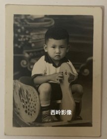 【老照片】1950/1960年代可爱的小男孩和他的木马