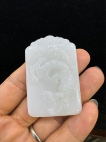 和田玉白玉精工雕刻飞龙在天龙牌和田玉吊坠