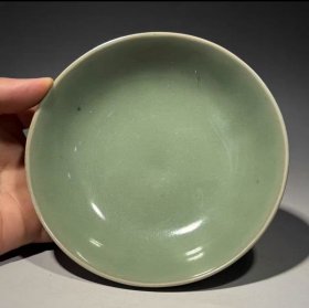南宋龙泉窑印莲纹洗