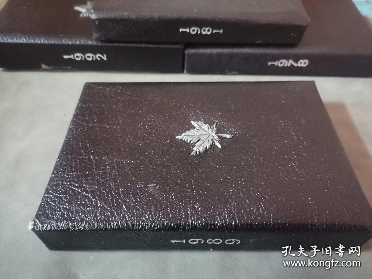 加拿大硬币，1989年精制币套装，含银币一枚。银币微有氧化。