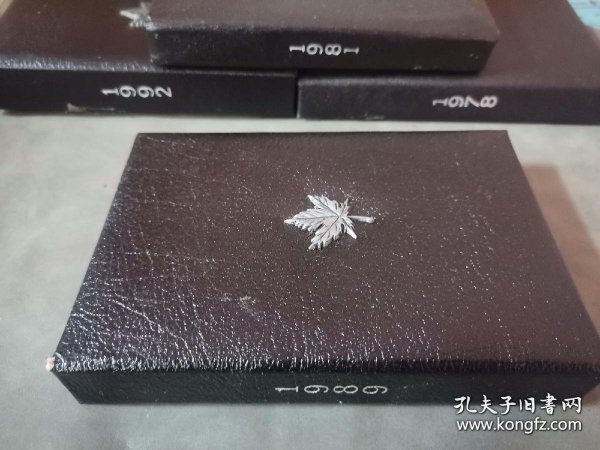加拿大硬币，1989年精制币套装，含银币一枚。银币微有氧化。