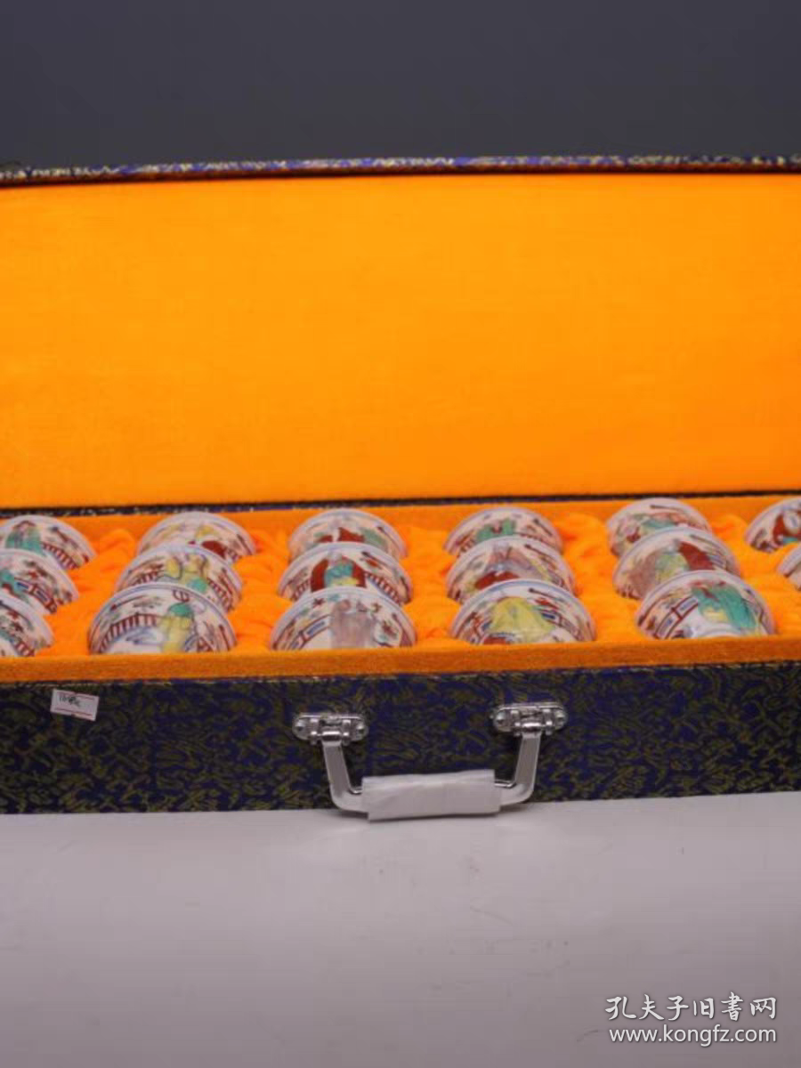 明斗彩十八罗汉纹茶杯一套