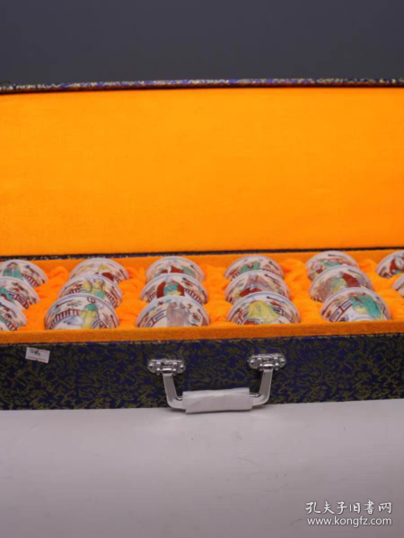 明斗彩十八罗汉纹茶杯一套