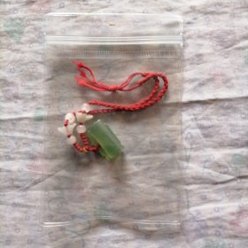 玉石锁吊坠