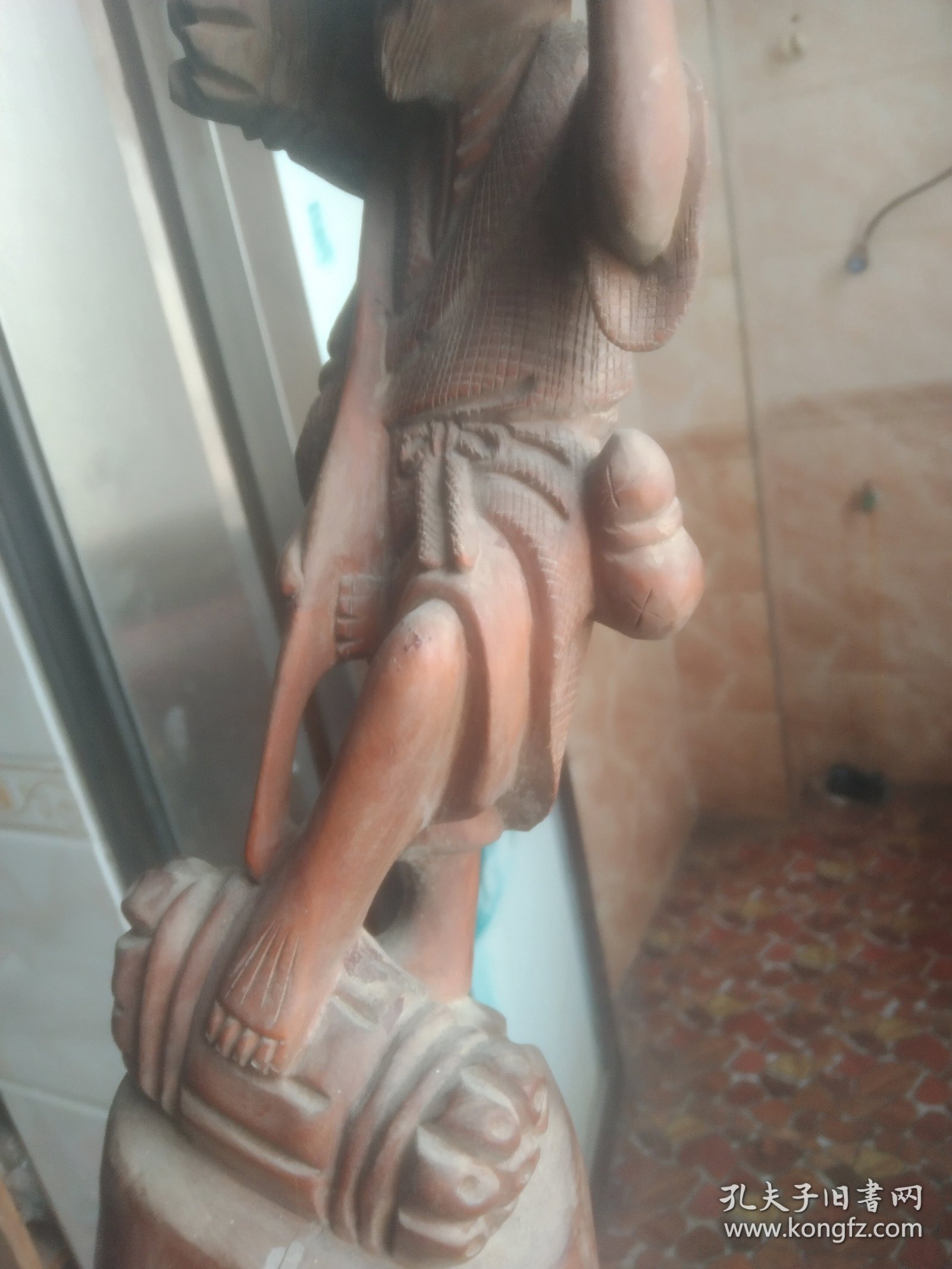 黄杨木纯手工刻樵夫 底有裂纹 卖个手工钱都不够高32Cm