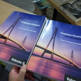 Corporate Finance， 13e,thirteenth edition，volume 1+2，2本合售（20多个页码划线笔记，10多个页码有折痕，第一卷前20多个页码轻微水痕，凸凹不平，书口轻微污渍）——s9