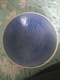 雕花蓝碗 直径大约26.5厘米 高大约7.5厘米 年代买家自鉴 避免争议