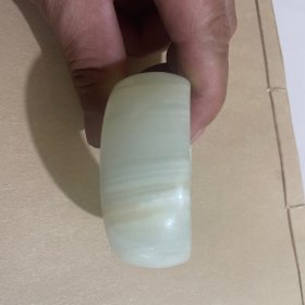 缠丝玉手镯
