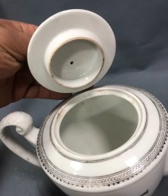 汪小亭款山水老茶壶