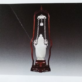 白玉链瓶