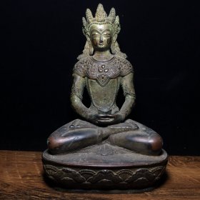 纯铜佛像，高20厘米，宽14厘米，重2280克，
