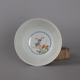 清青花斗彩四面开窗花鸟纹碗