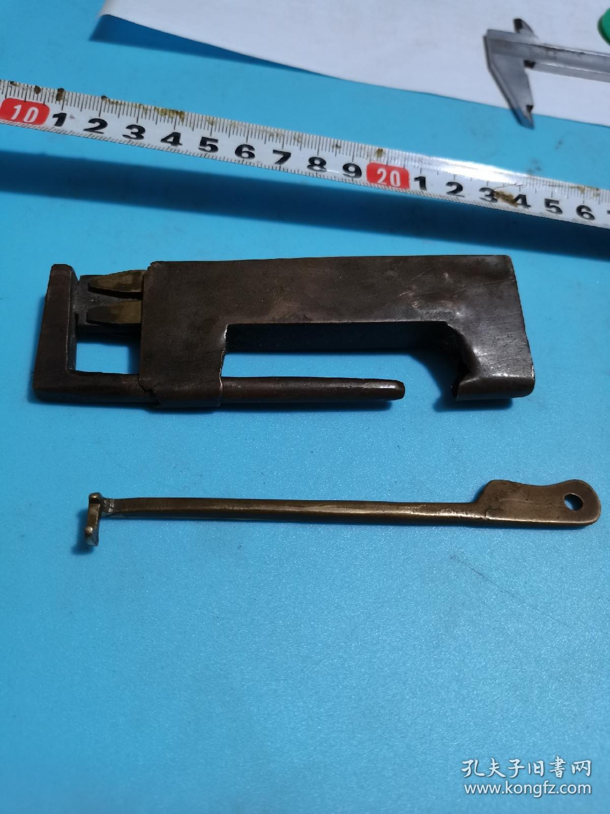 民国铜锁9厘米的，，如图，收藏品‘