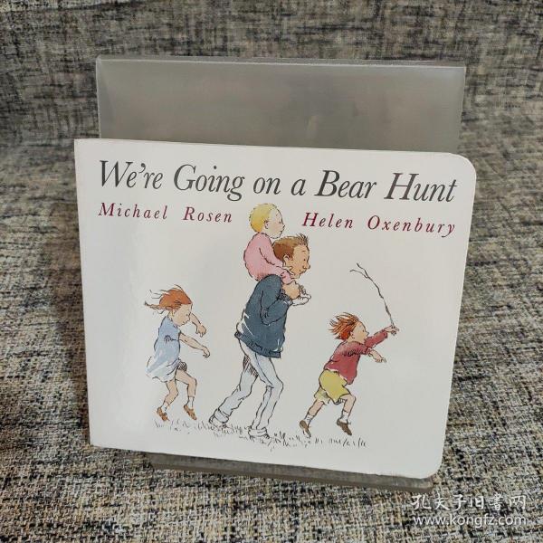 We're Going on a Bear Hunt (Classic Board Book) [Board book]