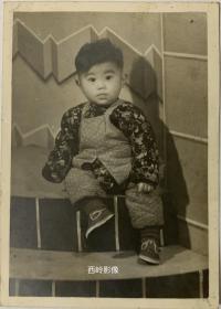 【儿童老照片】约1950/1960年年代热爱的小男孩照片一张