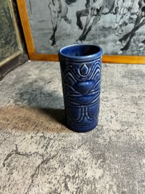出口蓝釉小笔筒，磕